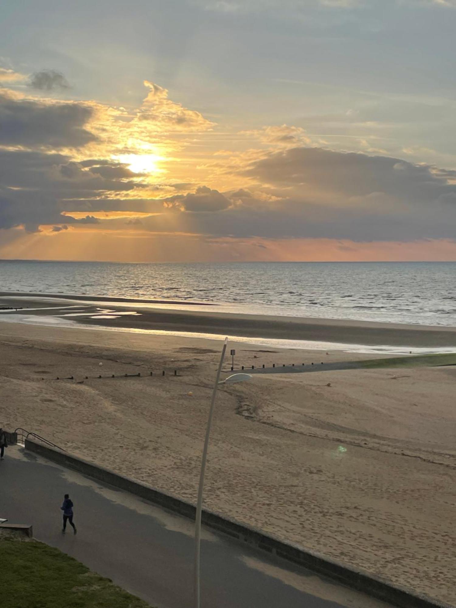 Appartement Vu Sur Mer Cabourg Exterior foto